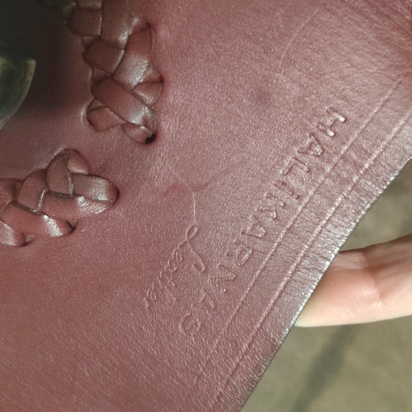 Elegant Burgundy Leather Bag - Picture 9 of 11